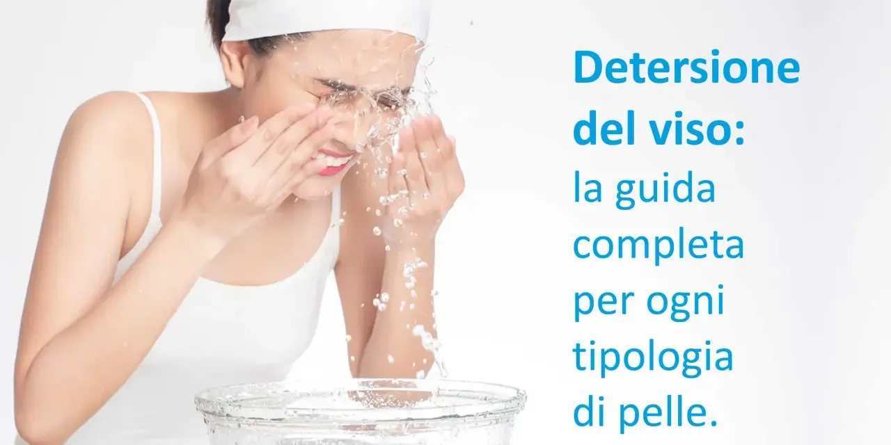 Donna si lava il viso con acqua fresca, scopri come pulire il viso per ogni tipo di pelle.